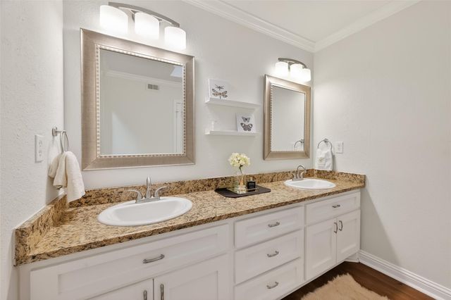 1353 Chardonnay Drive, Houston, TX 77077