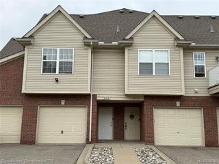 8413 Heywood Circle, Sterling Heights, MI 48312