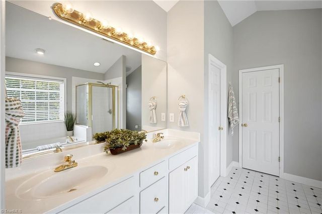 323 Ridge Drive, Lexington, NC 27295