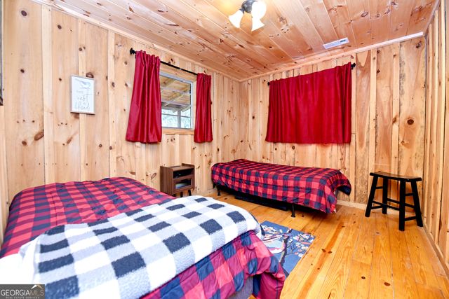 150 Donna Lee Lane, Mineral Bluff, GA 30559