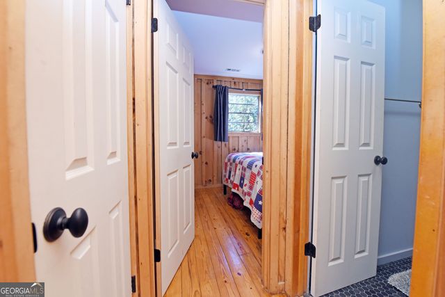 150 Donna Lee Lane, Mineral Bluff, GA 30559