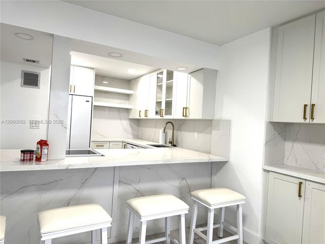 3140 S Ocean Drive 2403, Hallandale Beach, FL 33009