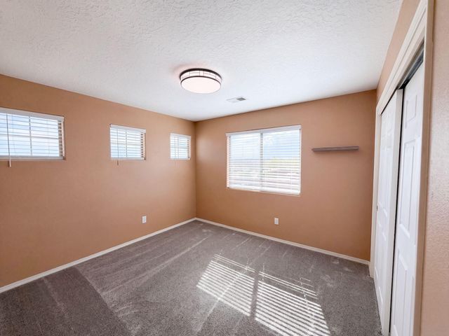 4701 26th Avenue NE, Rio Rancho, NM 87144