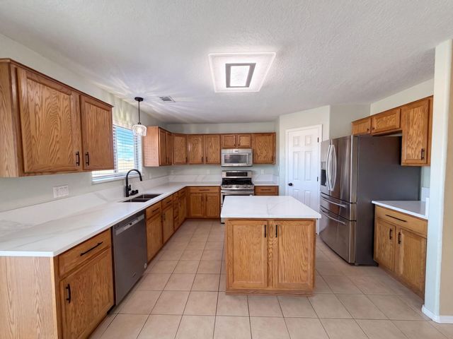 4701 26th Avenue NE, Rio Rancho, NM 87144