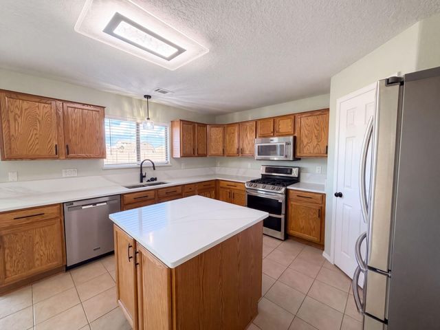 4701 26th Avenue NE, Rio Rancho, NM 87144