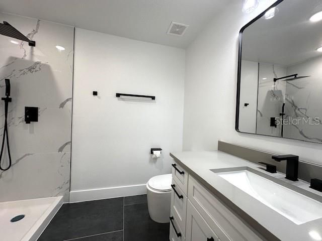 250 E COLLINS STREET, Umatilla, FL 32784