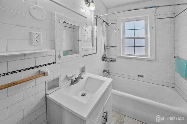 514 Rahway Avenue, Woodbridge Proper, NJ 07095