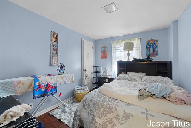 1696 Ball Avenue, Grand Rapids, MI 49505