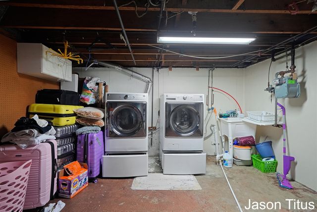 1696 Ball Avenue, Grand Rapids, MI 49505