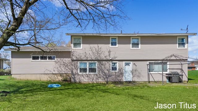 1696 Ball Avenue, Grand Rapids, MI 49505