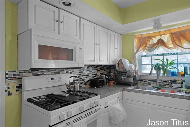 1696 Ball Avenue, Grand Rapids, MI 49505