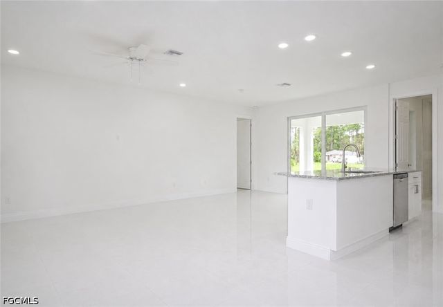 2906 37th ST W, Lehigh Acres, FL 33971