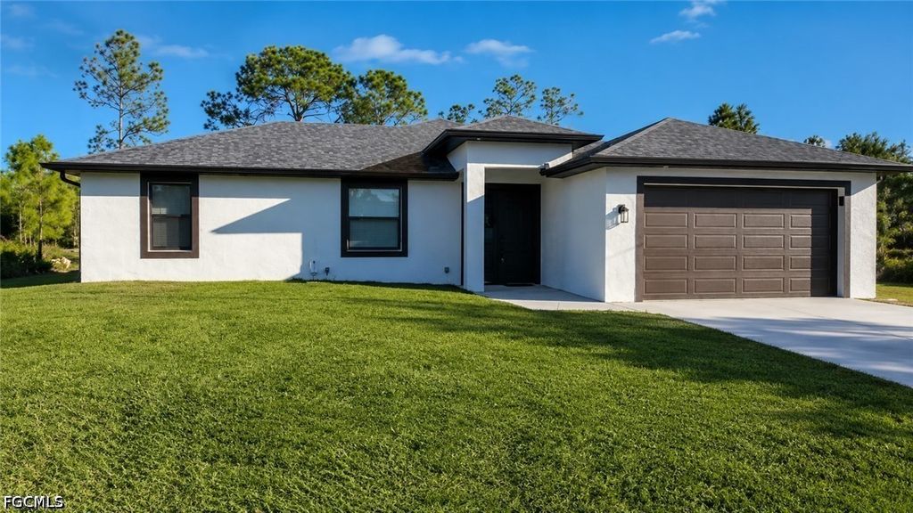 2906 37th ST W, Lehigh Acres, FL 33971