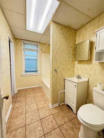 3162 Trowbridge Street, Hamtramck, MI 48212