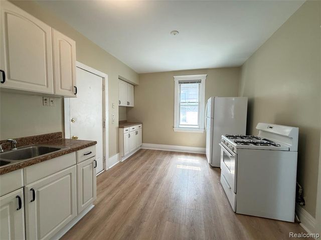 3162 Trowbridge Street, Hamtramck, MI 48212