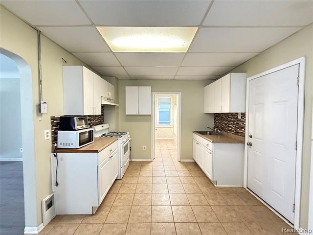 3162 Trowbridge Street, Hamtramck, MI 48212