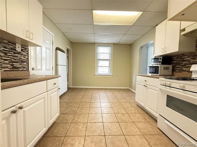 3162 Trowbridge Street, Hamtramck, MI 48212