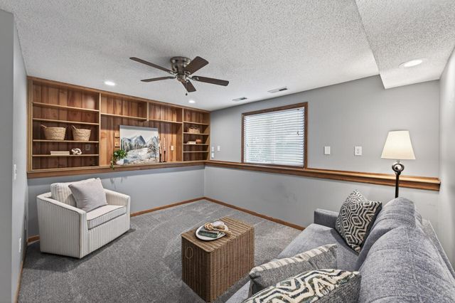 10541 Unity Street NW, Coon Rapids, MN 55433
