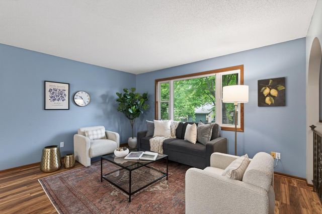 10541 Unity Street NW, Coon Rapids, MN 55433