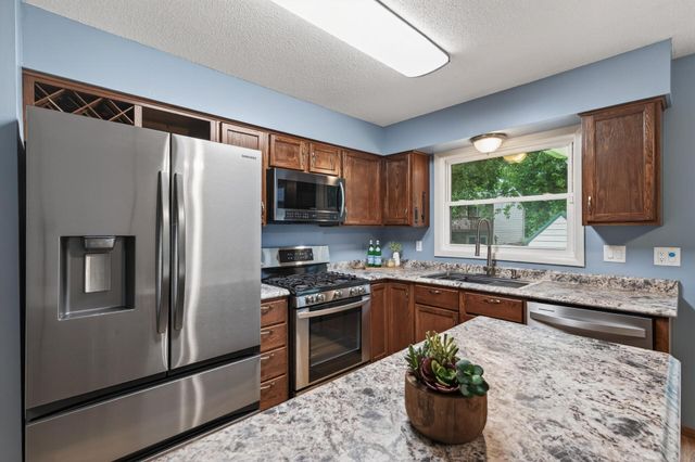 10541 Unity Street NW, Coon Rapids, MN 55433