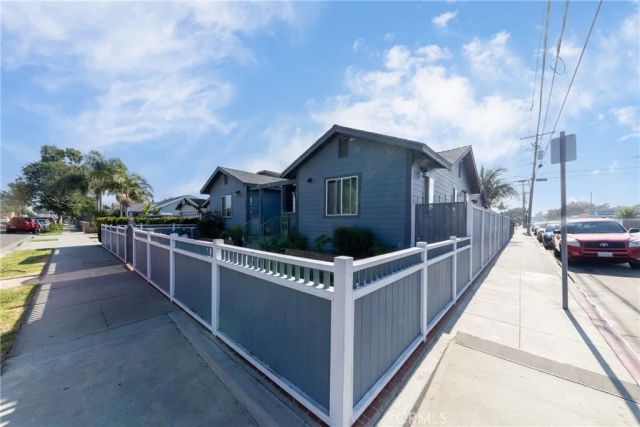 402 E Louise Street, Long Beach, CA 90805