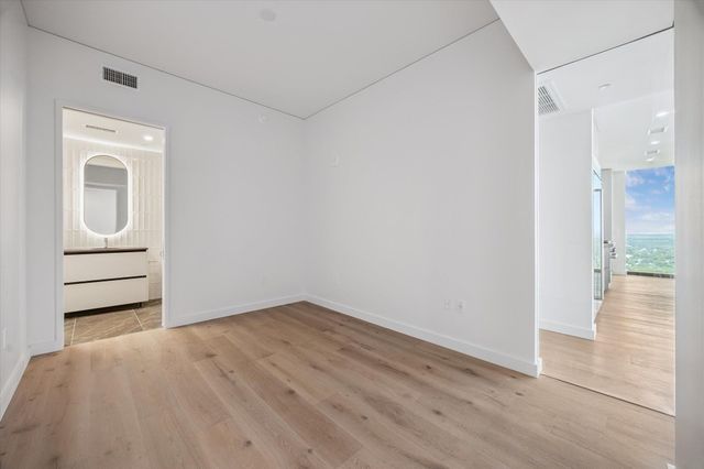 610 Davis ST 4401, Austin, TX 78701