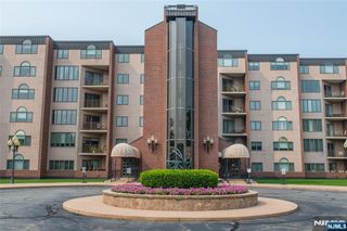 1360 Hamburg Turnpike 204, Wayne, NJ 07470