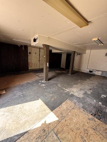 10 E GRUENWALD AVENUE, Oshkosh, WI 54901