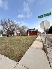 10 E GRUENWALD AVENUE, Oshkosh, WI 54901