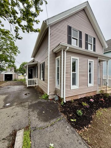 32 Hanover Street, Nashua, NH 03060