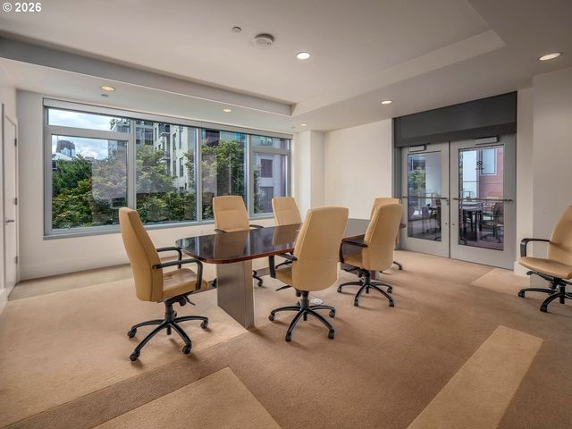 1001 Nw LOVEJOY St 301, Portland, OR 97209