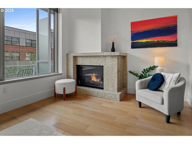 1001 Nw LOVEJOY St 301, Portland, OR 97209