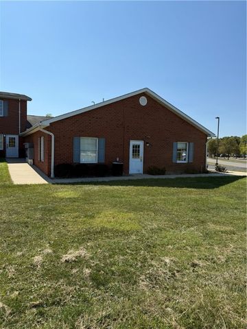 752 Brookshire Dr, Hermitage, PA 16148