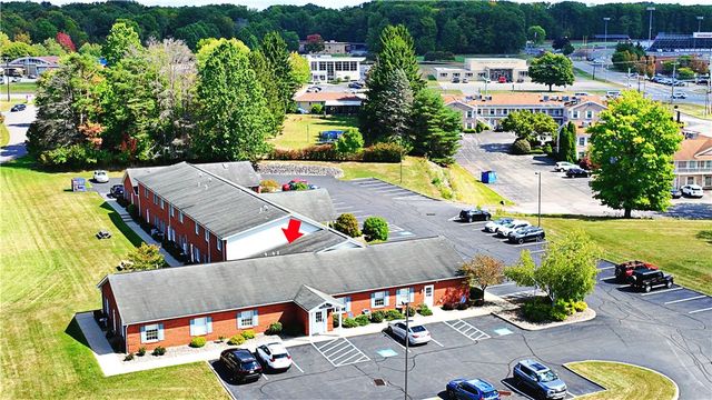 752 Brookshire Dr, Hermitage, PA 16148