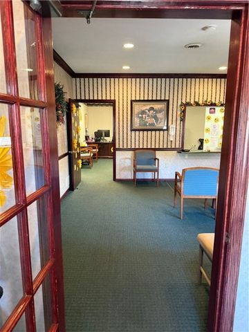 752 Brookshire Dr, Hermitage, PA 16148