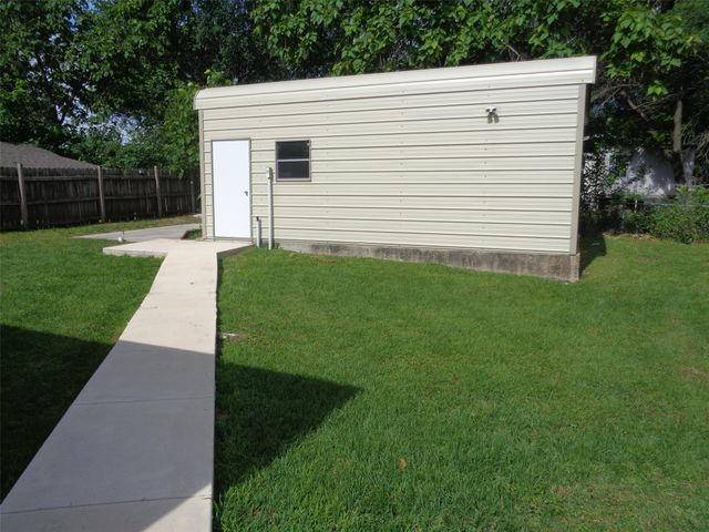 300 Church Street, Collinsville, TX 76233