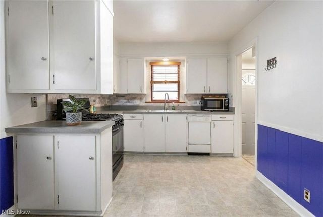 2249 Coleman Drive, Youngstown, OH 44511