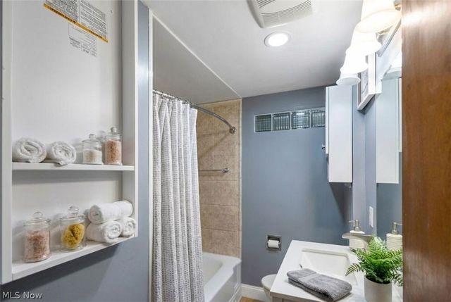 2249 Coleman Drive, Youngstown, OH 44511