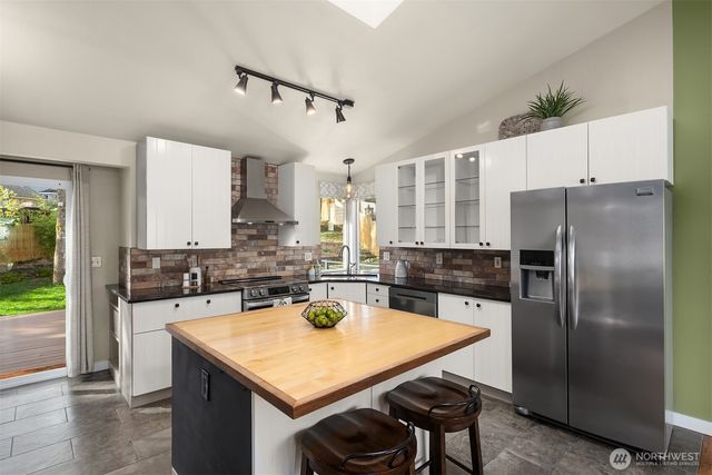 27615 221st Avenue SE, Maple Valley, WA 98038