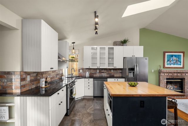 27615 221st Avenue SE, Maple Valley, WA 98038