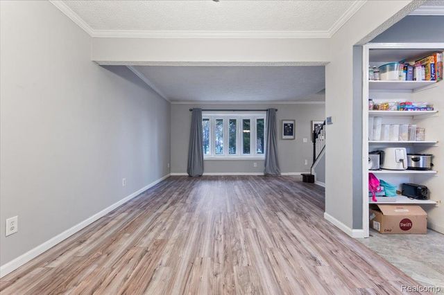 16213 Haverhill Drive, Macomb Township, MI 48044