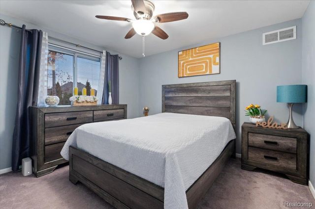 16213 Haverhill Drive, Macomb Township, MI 48044