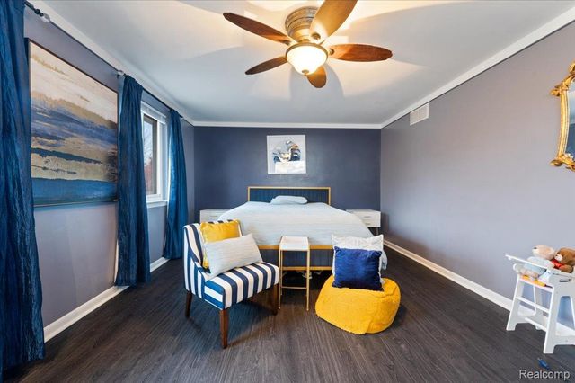 16213 Haverhill Drive, Macomb Township, MI 48044