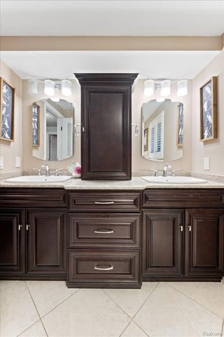 16213 Haverhill Drive, Macomb Township, MI 48044