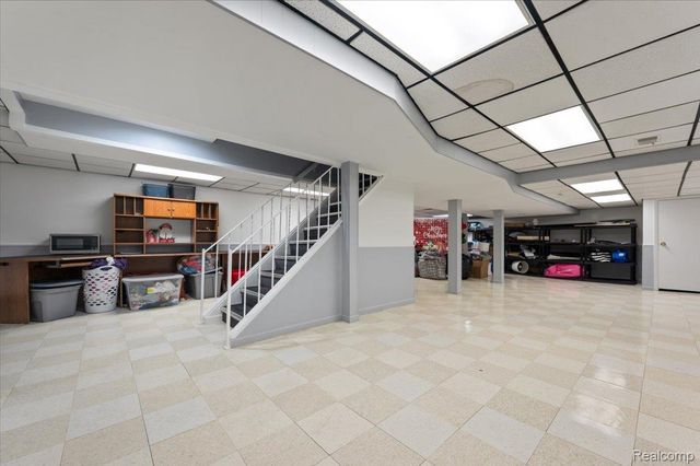 16213 Haverhill Drive, Macomb Township, MI 48044