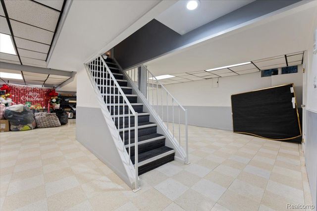 16213 Haverhill Drive, Macomb Township, MI 48044