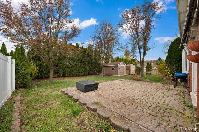 16213 Haverhill Drive, Macomb Township, MI 48044