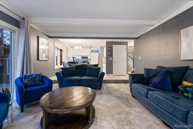 16213 Haverhill Drive, Macomb Township, MI 48044