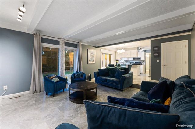 16213 Haverhill Drive, Macomb Township, MI 48044