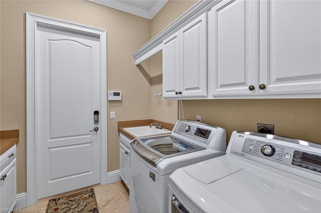 3848 Mahogany Bend DR, Naples, FL 34114